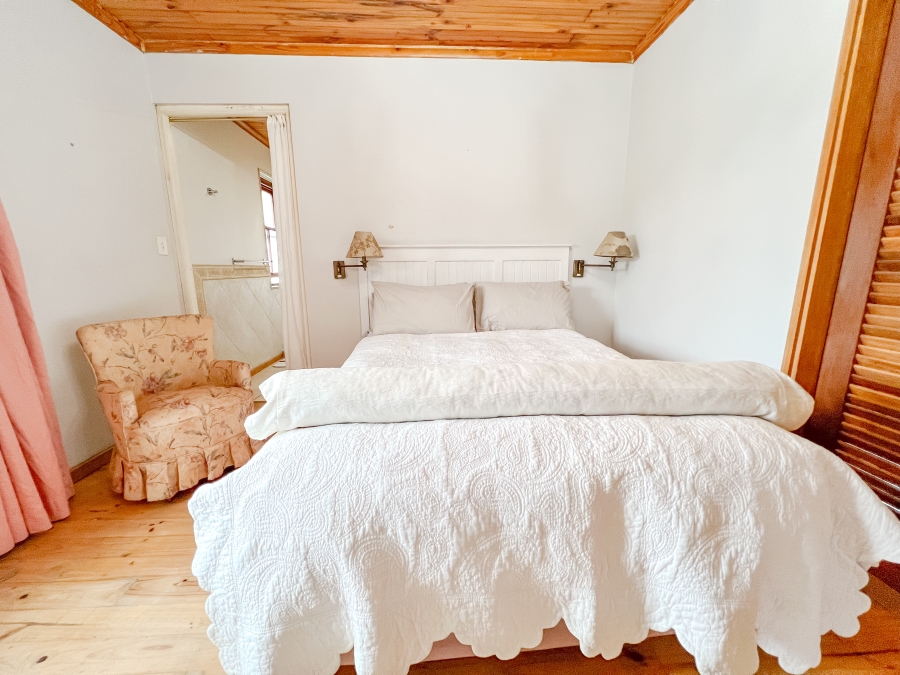 To Let 2 Bedroom Property for Rent in River Club Western Cape